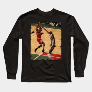 Gary Payton vs Michael Jordan in The 1996 NBA Finals Long Sleeve T-Shirt